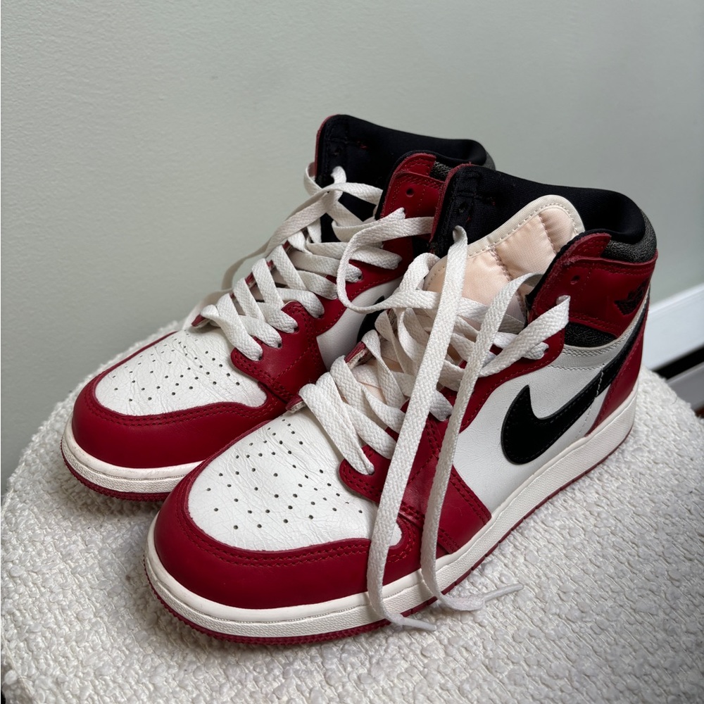 Nike Mid Dunks red black white